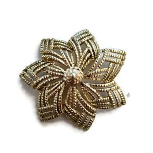 Vintage Goldtone Flower Shape Pin Brooche